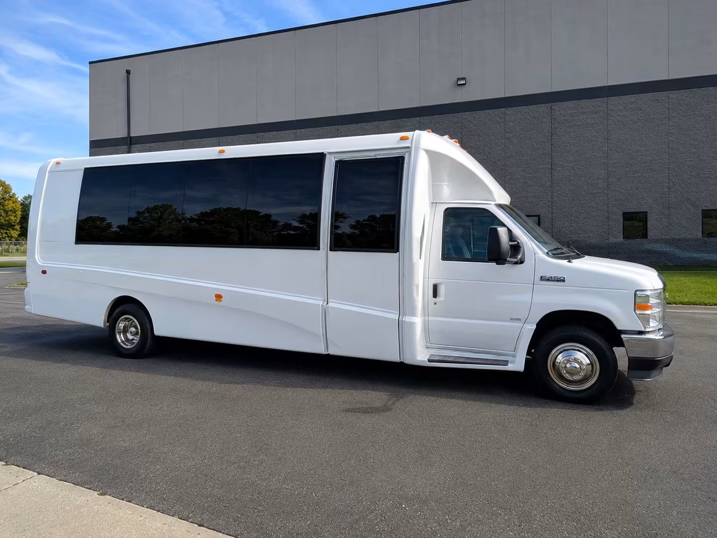 15 passenger minibus